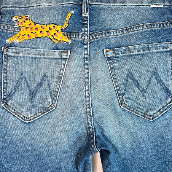 Mother High Waisted Looker Ankle Fray Shoot to Thrill Painted Leopard Jeans 25 - Picture 8 of 15